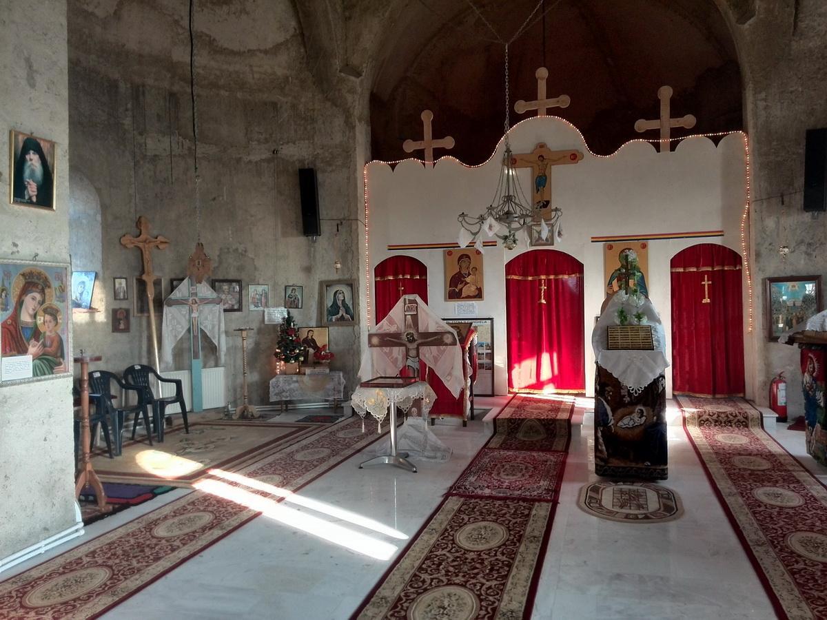 Interiorul bisericii